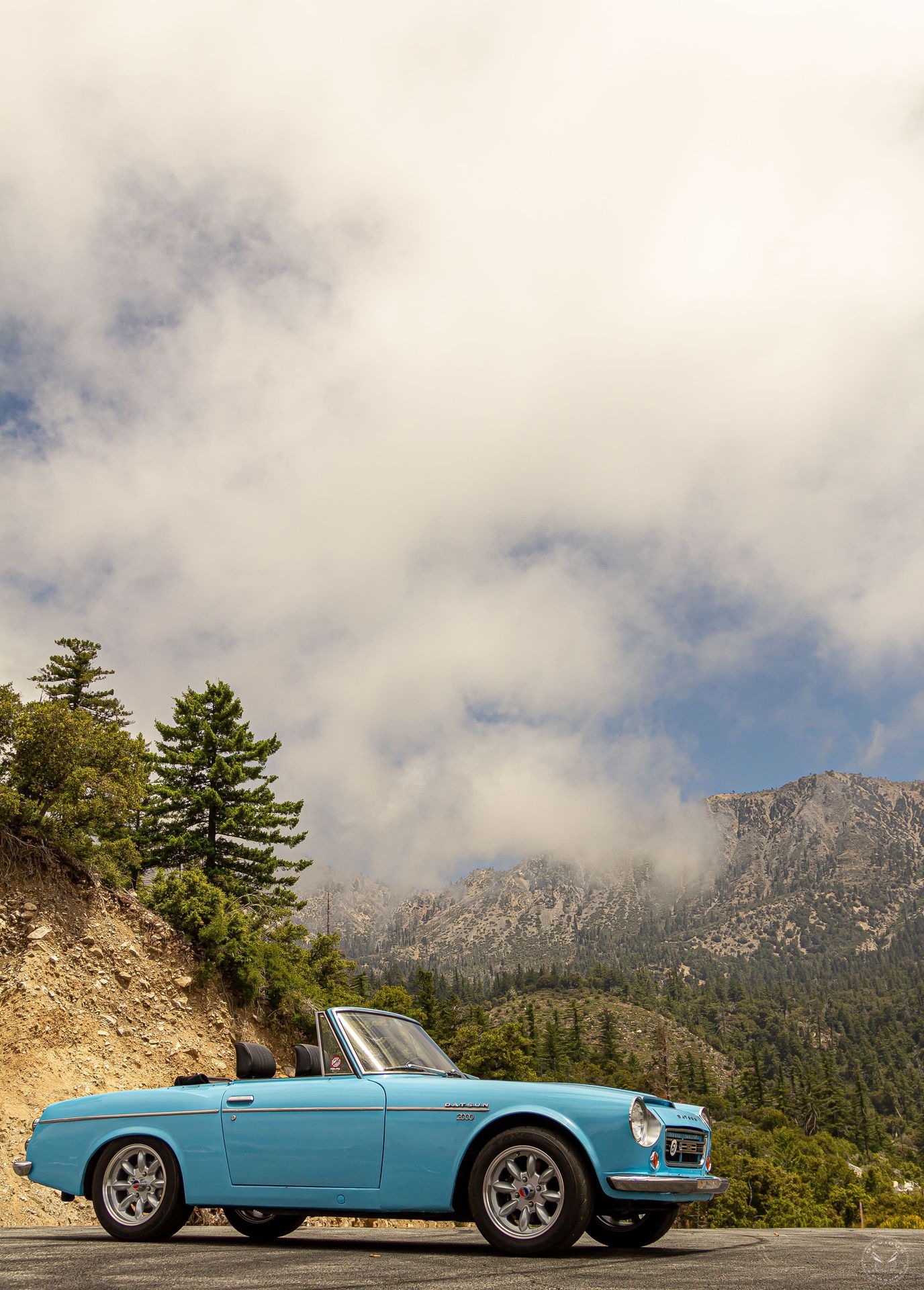 Datsun SP310/311 Roadster with VTO vintage aluminum wheels - Photo 12