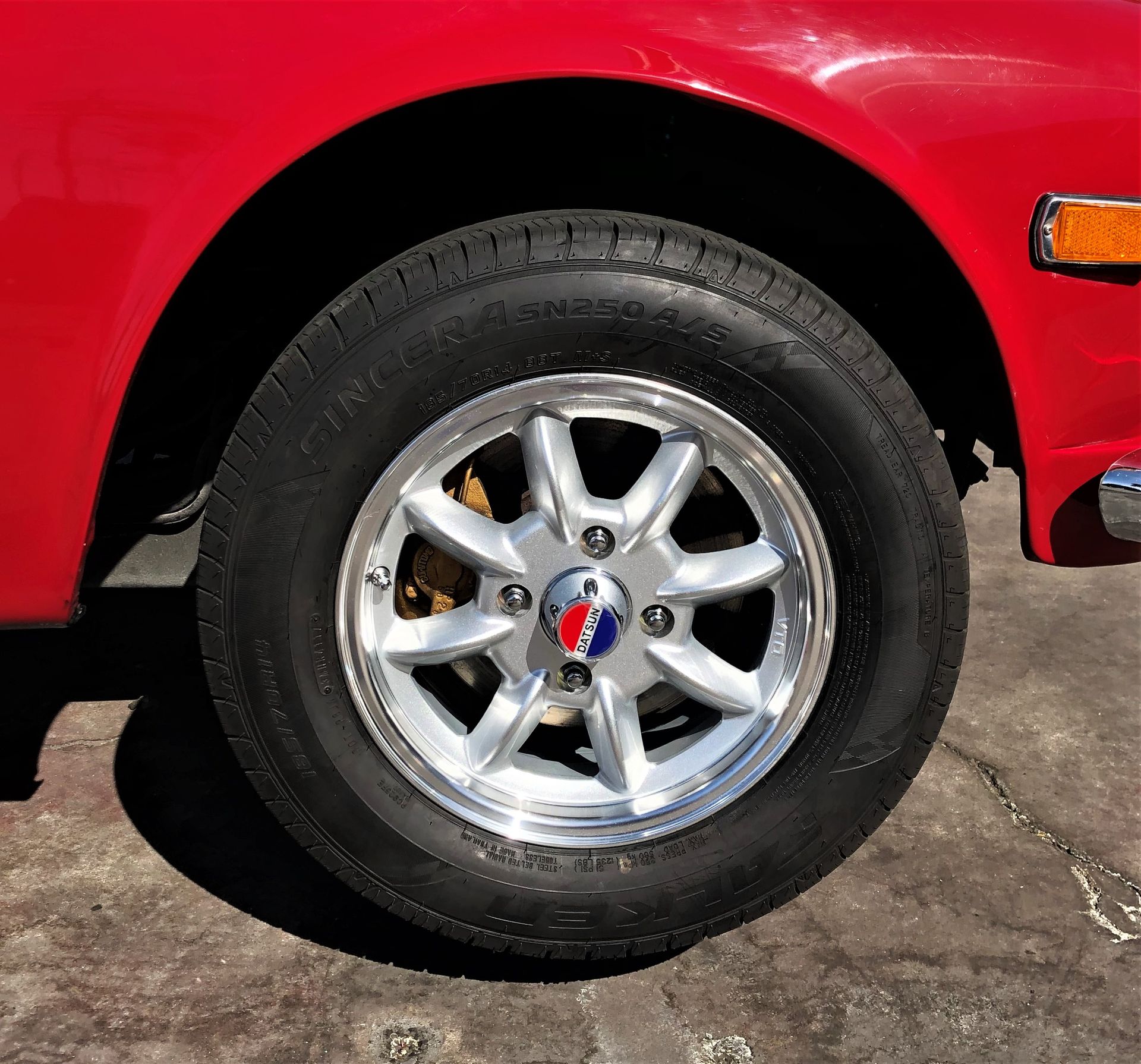 Datsun SP310/311 Roadster with VTO vintage aluminum wheels - Photo 24