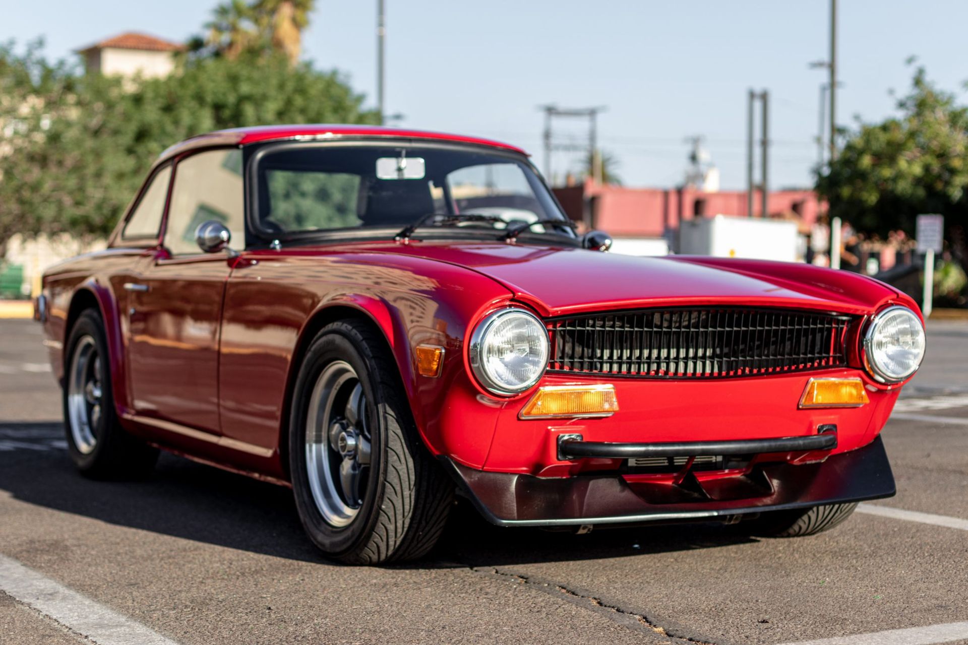 Triumph TR6 with VTO vintage aluminum wheels - Photo 5