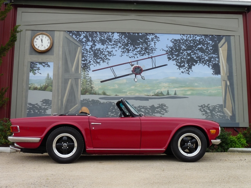 Triumph TR6 with VTO vintage aluminum wheels - Photo 7