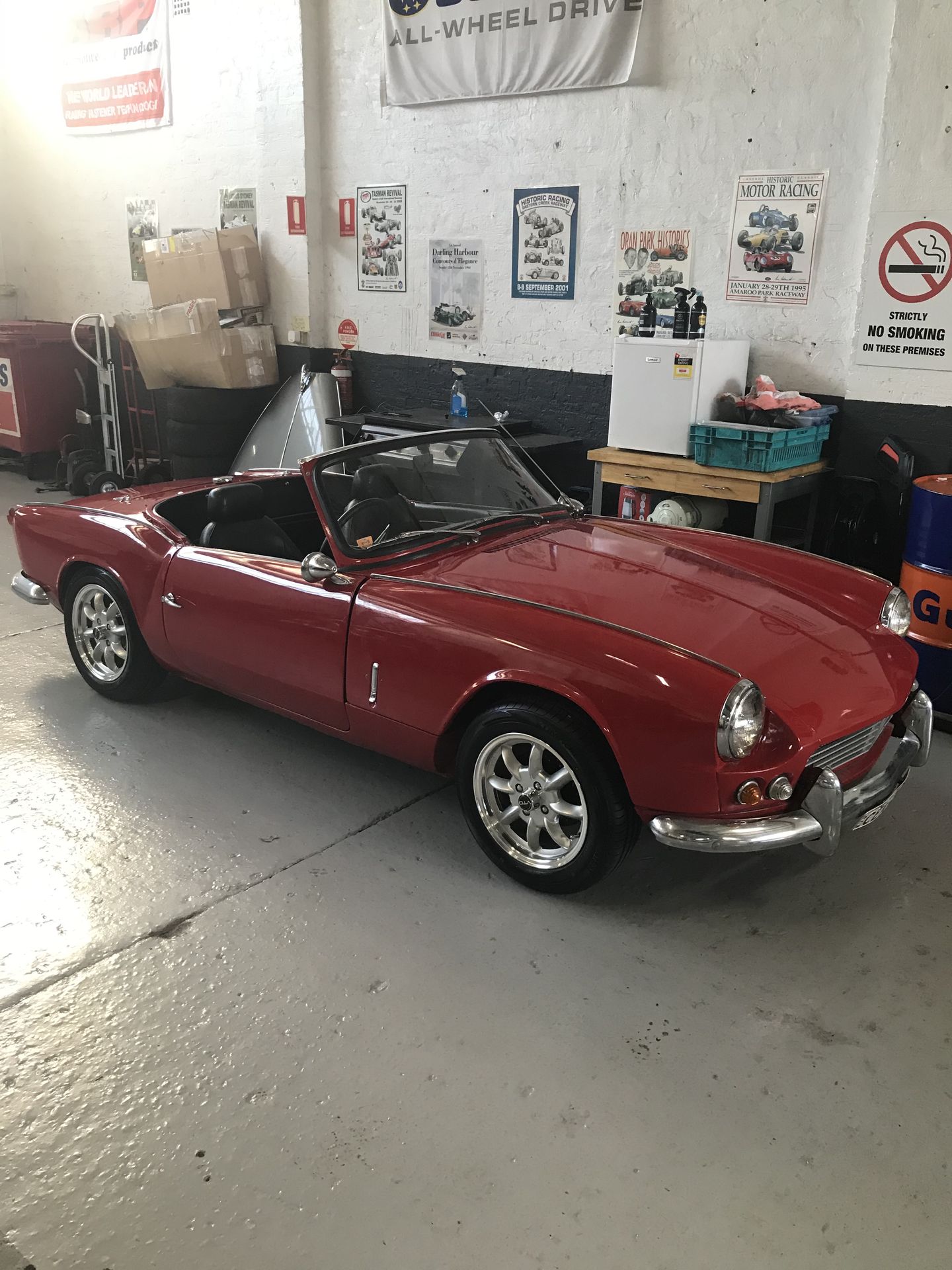 Triumph Spitfire with VTO vintage aluminum wheels - Photo 2