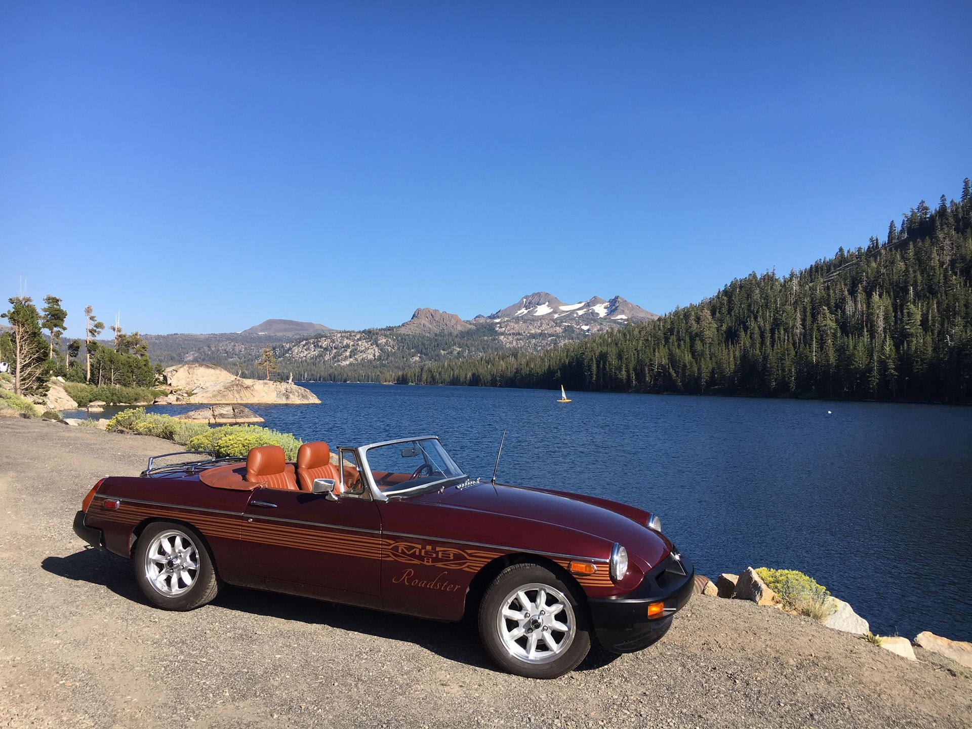 MG MGB/GT with VTO vintage aluminum wheels - Photo 31