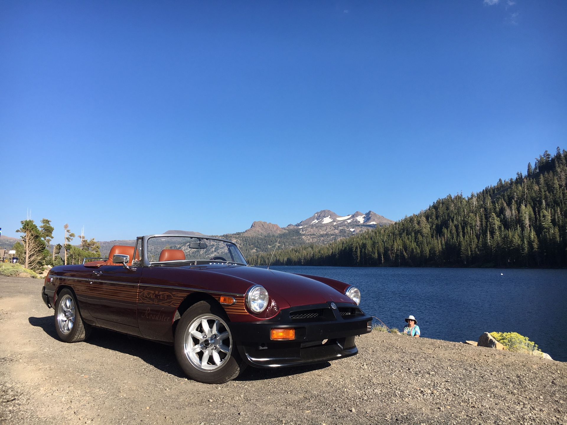 MG MGB/GT with VTO vintage aluminum wheels - Photo 32