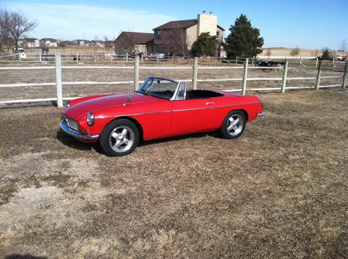 MG MGB/GT with VTO vintage aluminum wheels - Photo 56