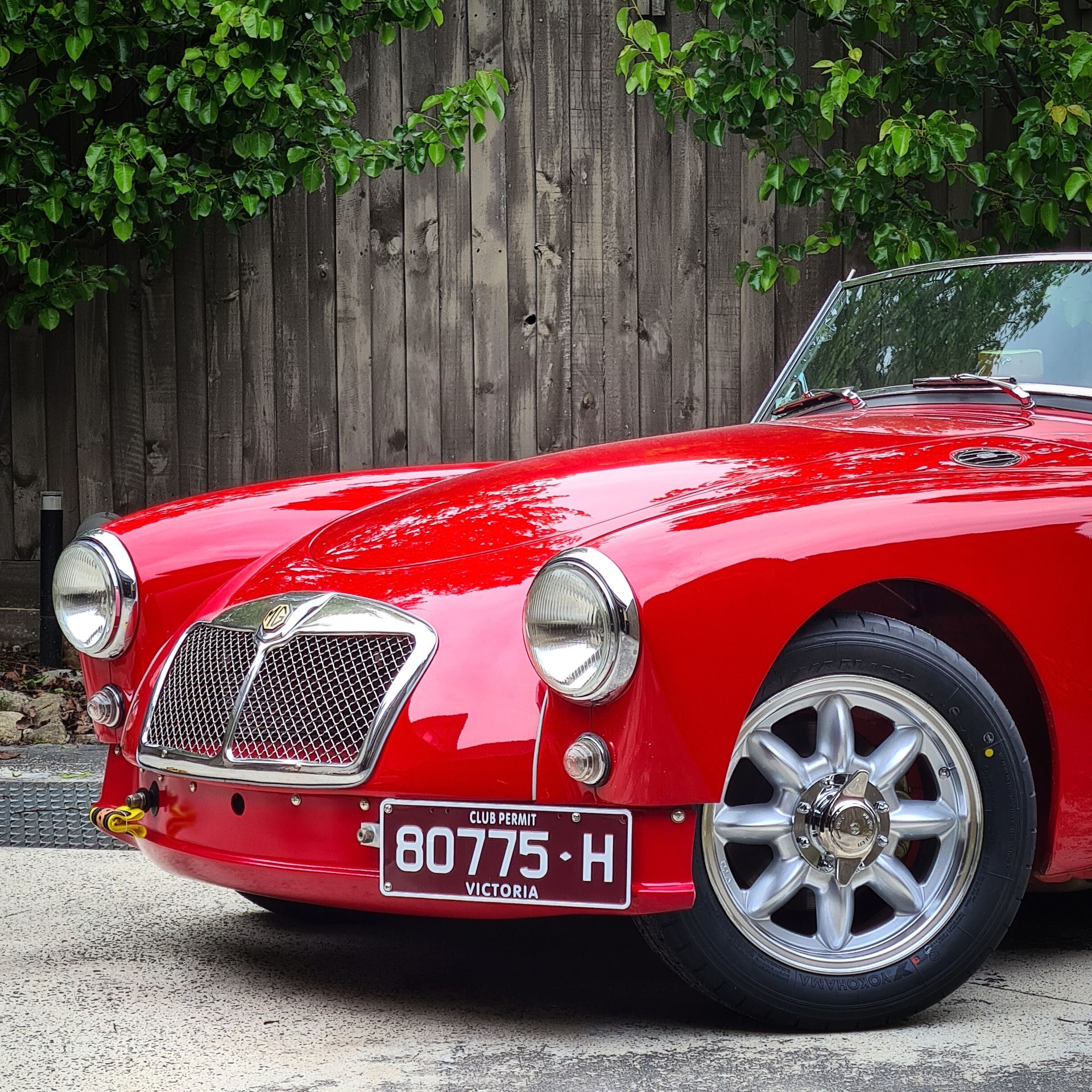 MG MGA with VTO vintage aluminum wheels - Photo 18