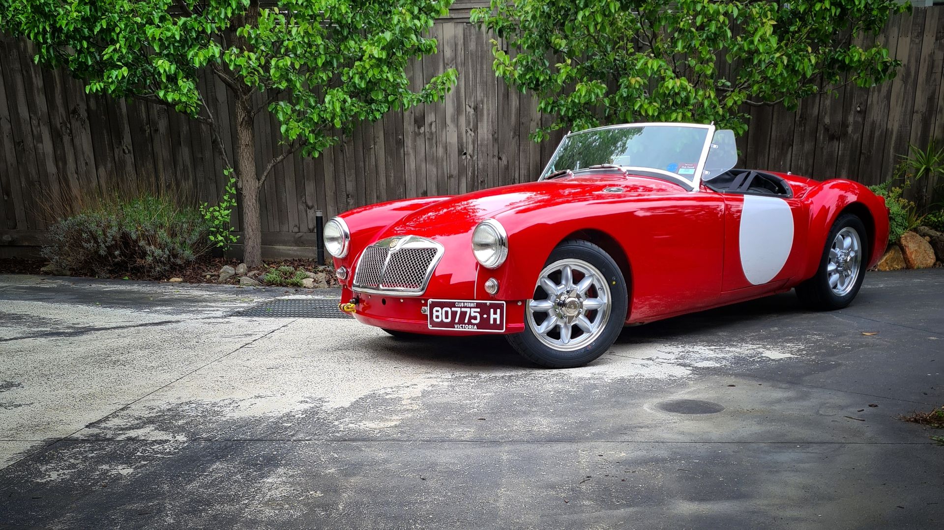 MG MGA with VTO vintage aluminum wheels - Photo 19