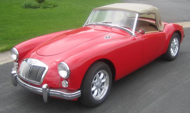 MG MGA with VTO vintage aluminum wheels - Photo 35