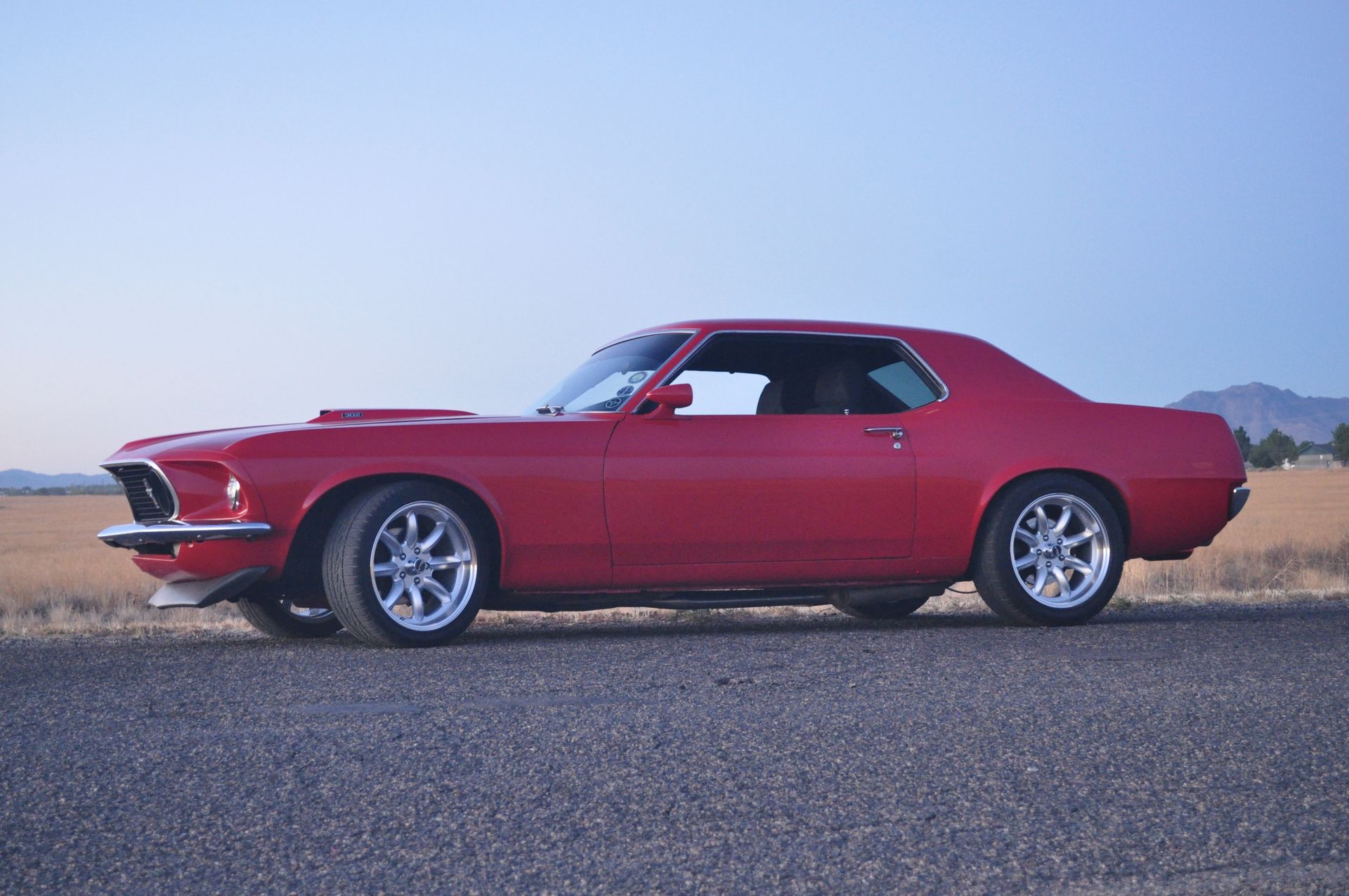 Ford Mustang with VTO vintage aluminum wheels - Photo 2