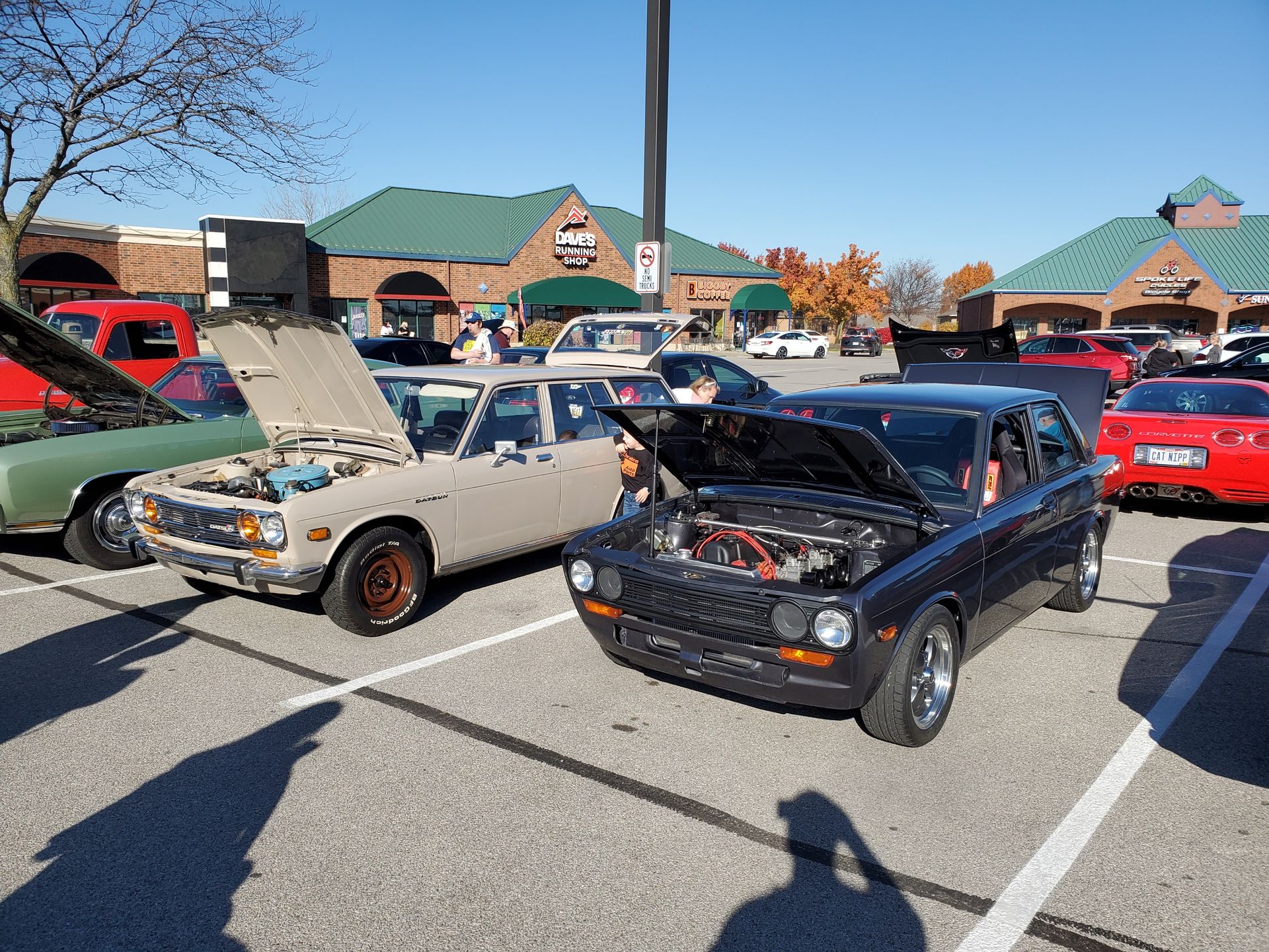 Datsun 510 with VTO vintage aluminum wheels - Photo 6