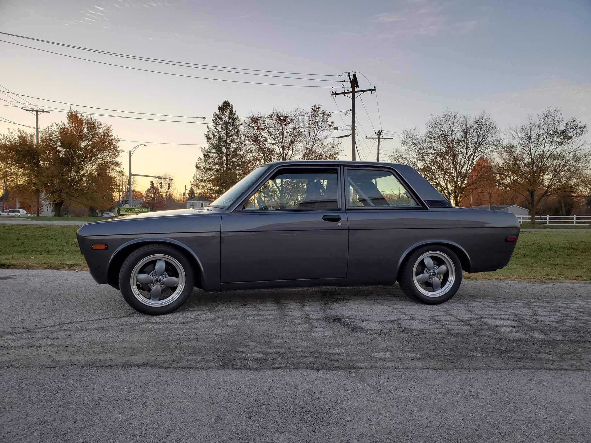 Datsun 510 with VTO vintage aluminum wheels - Photo 7