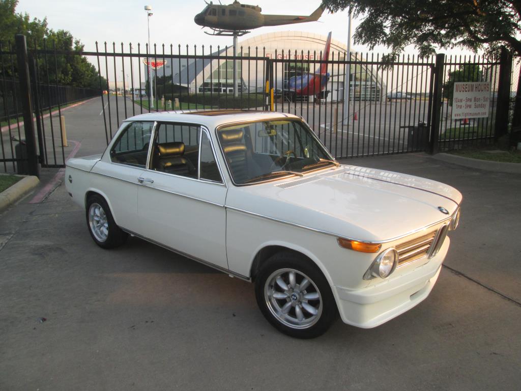 BMW 2002 with VTO vintage aluminum wheels - Photo 7